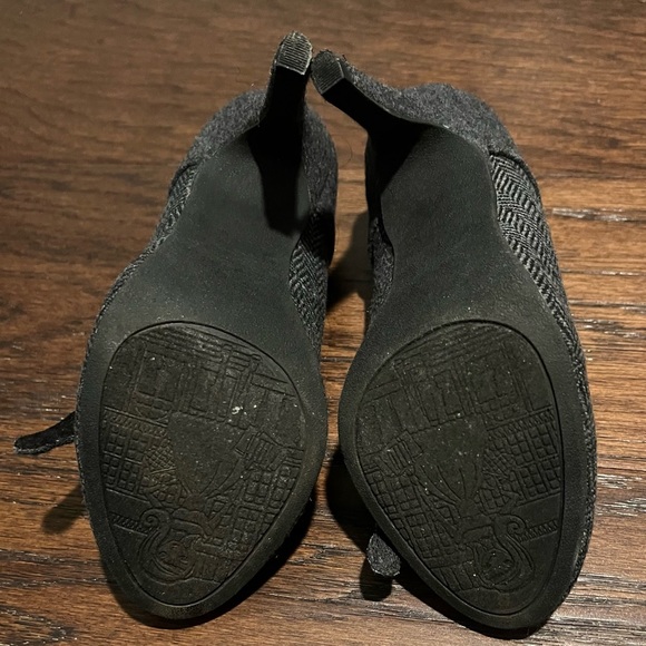 Women's gray/black fabric ROCKET DOG Mary Janes/Houndstooth, pumps , size 6.5 M - Picture 5 of 5